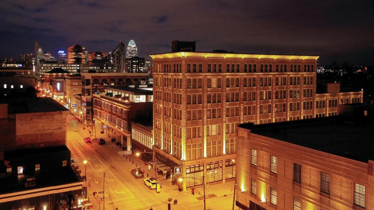 Cincinnati Riverfront Hotel
